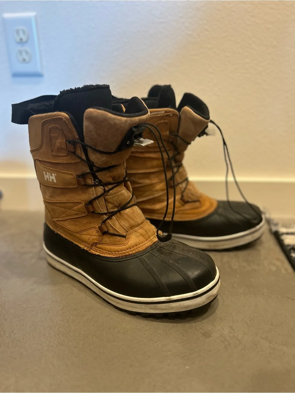 Men’s Helly Hansen Sz.12 Waterproof Insulated Ice FX Snow Boots Board Ski Winter